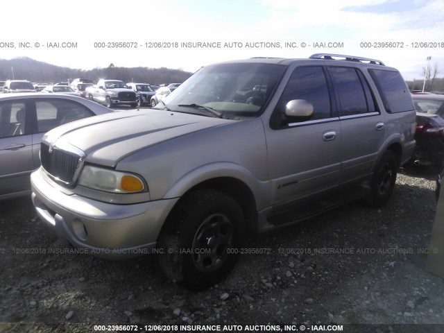 5LMFU28A1YLJ39788 - 2000 LINCOLN NAVIGATOR 金色 照片 2