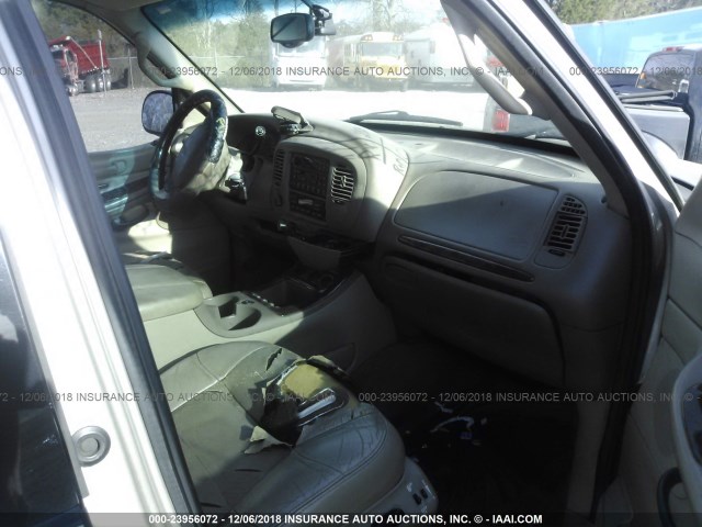 5LMFU28A1YLJ39788 - 2000 LINCOLN NAVIGATOR 金色 照片 5