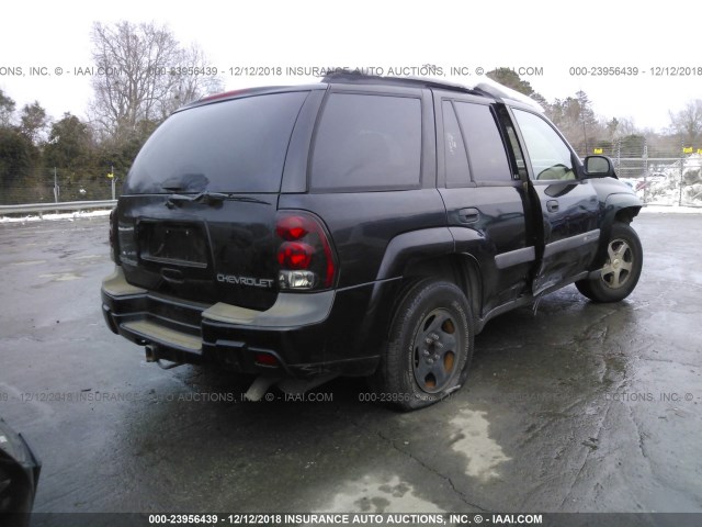 1GNDS13S142433021 - 2004 CHEVROLET TRAILBLAZER LS/LT BLACK photo 4