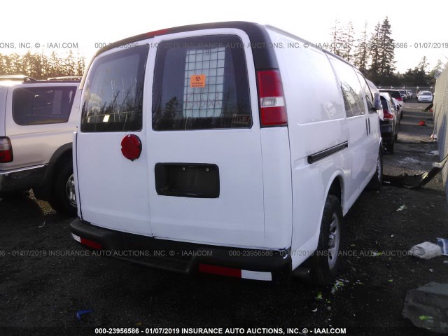 1GCSGAFX0E1154255 - 2014 CHEVROLET EXPRESS G1500  WHITE photo 4