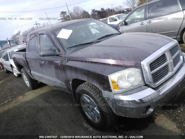 1D7HW48N35S309505 - 2005 DODGE DAKOTA QUAD SLT MAROON photo 1