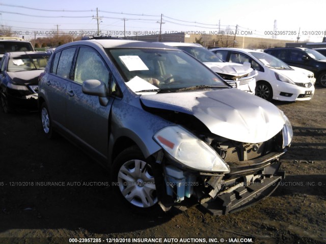 3N1BC1CP1AL400929 - 2010 NISSAN VERSA S/SL SILVER photo 1