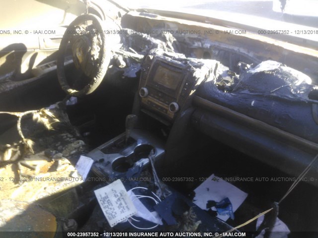 4T1BF1FK2DU689264 - 2013 TOYOTA CAMRY L/SE/LE/XLE 白色 照片 5