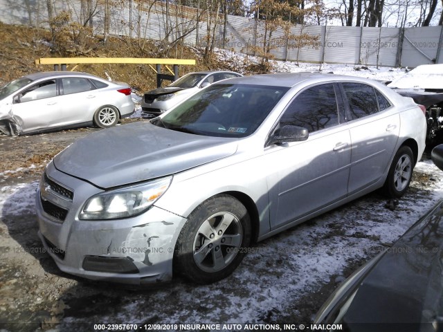 1G11B5SA8DF131139 - 2013 CHEVROLET MALIBU LS 银色 照片 2