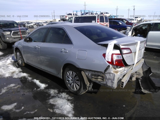 4T4BF1FK7ER344108 - 2014 TOYOTA CAMRY L/SE/LE/XLE 银色 照片 3