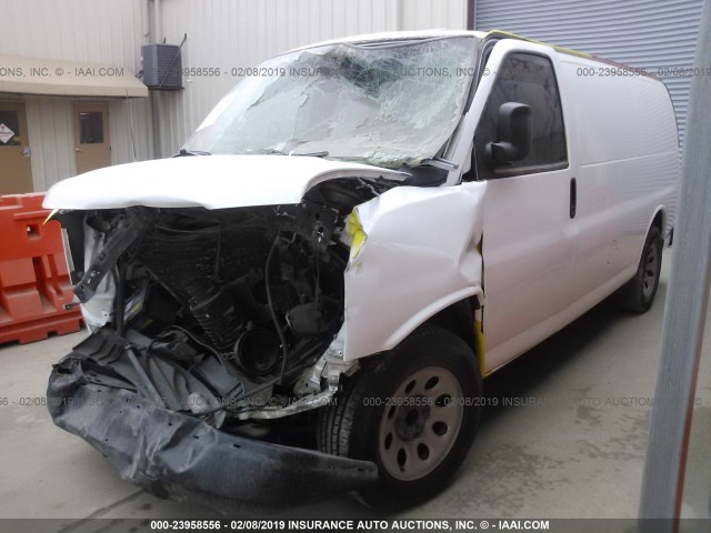 1GCSGAF43C1179203 - 2012 CHEVROLET EXPRESS G1500  WHITE photo 2