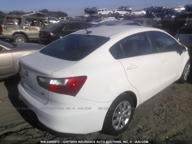 KNADM4A3XG6547643 - 2016 KIA RIO LX SILVER photo 4