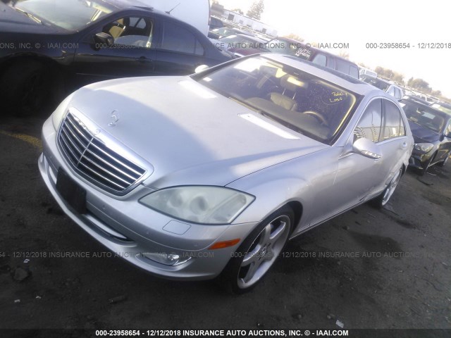 WDDNG71X07A071439 - 2007 MERCEDES-BENZ S 550 SILVER photo 2