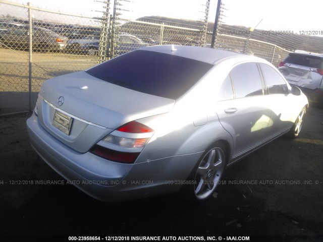 WDDNG71X07A071439 - 2007 MERCEDES-BENZ S 550 SILVER photo 4