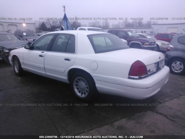 2FAFP74W81X133529 - 2001 FORD CROWN VICTORIA LX WHITE photo 3