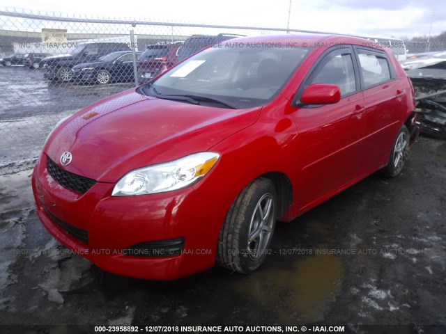 2T1KU4EE6AC464913 - 2010 TOYOTA COROLLA MATRIX  RED photo 2