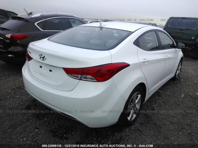 5NPDH4AE3DH391102 - 2013 HYUNDAI ELANTRA GLS/LIMITED WHITE photo 4