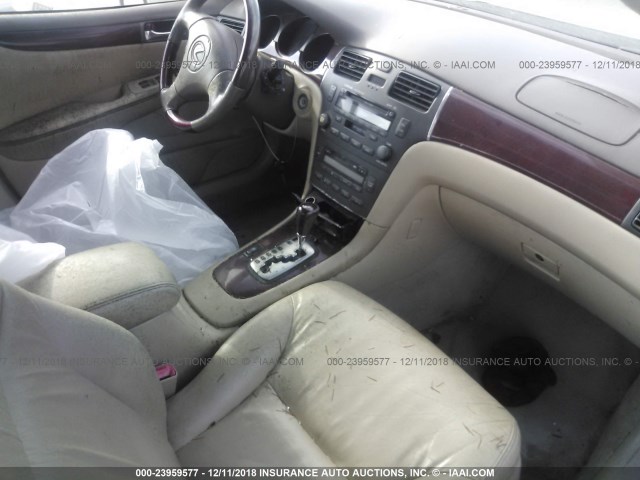 JTHBA30G845054660 - 2004 LEXUS ES 330 WHITE photo 5