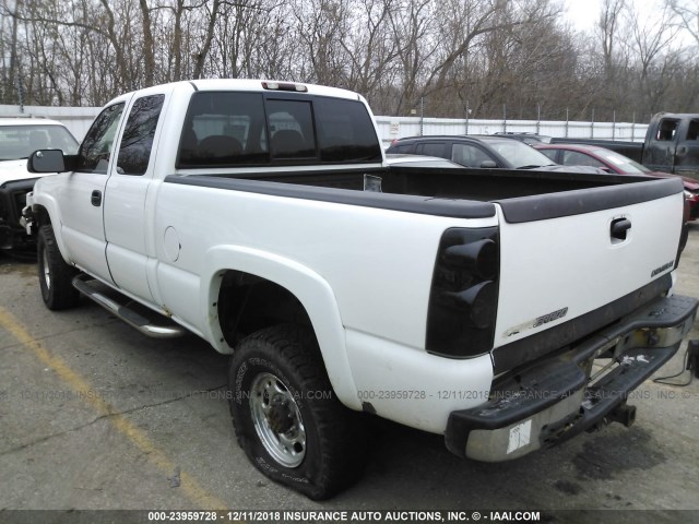 1GTHK29U05E148187 - 2005 GMC SIERRA K2500 HEAVY DUTY WHITE photo 3