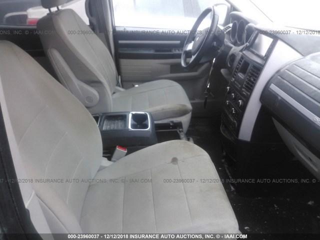 2D8HN54PX8R146837 - 2008 DODGE GRAND CARAVAN SXT TAN photo 5