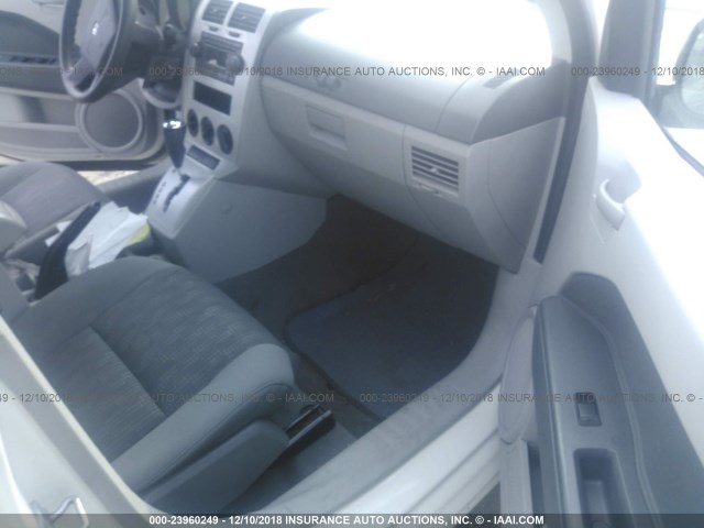 1B3HB28B87D354626 - 2007 DODGE CALIBER WHITE photo 5