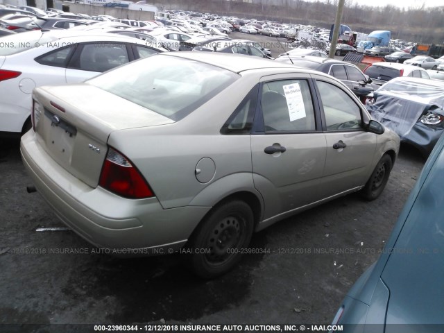 1FAFP34N16W108958 - 2006 FORD FOCUS ZX4 BROWN photo 4