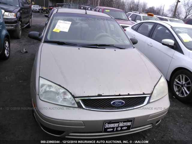 1FAFP34N16W108958 - 2006 FORD FOCUS ZX4 BROWN photo 6