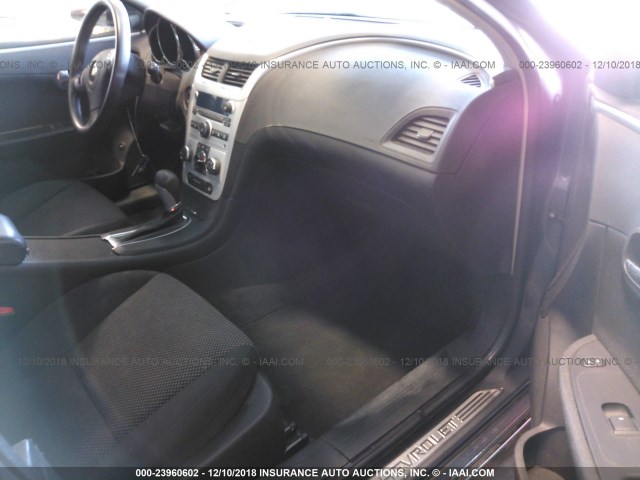 1G1ZH57B98F229539 - 2008 CHEVROLET MALIBU 1LT GRAY photo 5
