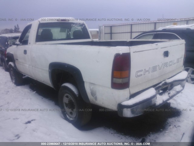 1GCHC24UX2Z116288 - 2002 CHEVROLET SILVERADO C2500 HEAVY DUTY WHITE photo 3