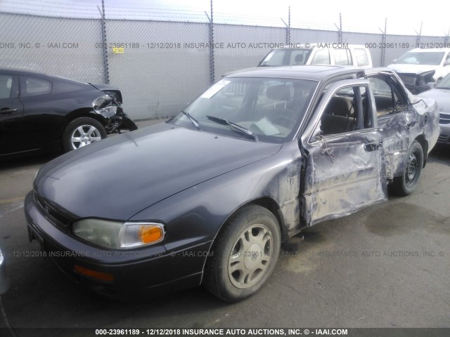 4T1BF12K9TU866767 - 1996 TOYOTA CAMRY LE/XLE/SE GRAY photo 2