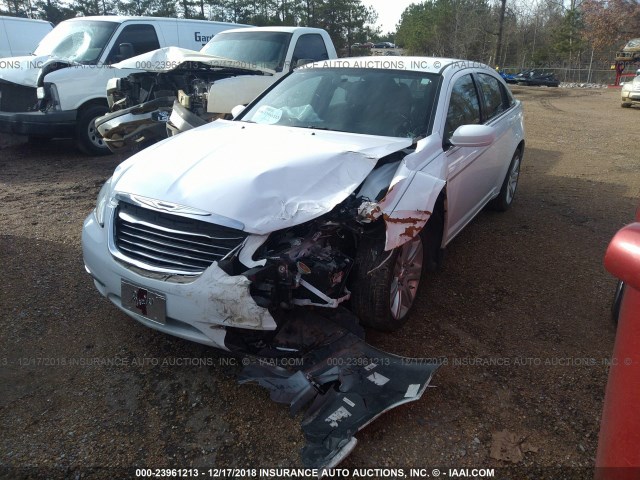 1C3CCBAB4DN685973 - 2013 CHRYSLER 200 LX WHITE photo 2