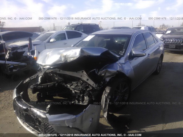4T1BF1FK5FU892345 - 2015 TOYOTA CAMRY LE/XLE/SE/XSE SILVER photo 2