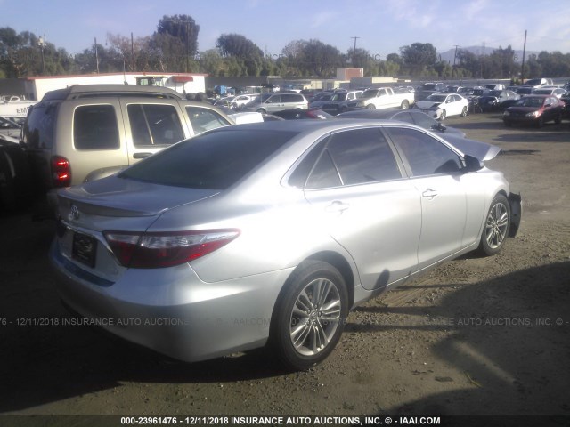 4T1BF1FK5FU892345 - 2015 TOYOTA CAMRY LE/XLE/SE/XSE SILVER photo 4
