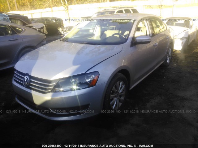 1VWAS7A33FC020957 - 2015 VOLKSWAGEN PASSAT S SILVER photo 2