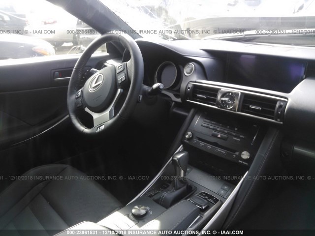 JTHBA1D29J5076424 - 2018 LEXUS IS 300 GRAY photo 5