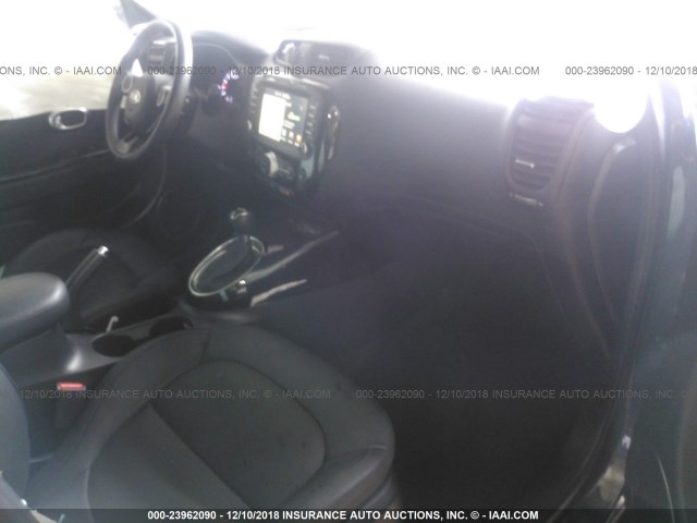 KNDJX3A51G7335233 - 2016 KIA SOUL ! Tünd mavi foto 5