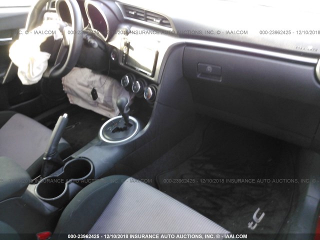 JTKJF5C74GJ015249 - 2016 TOYOTA SCION TC 红色 照片 5