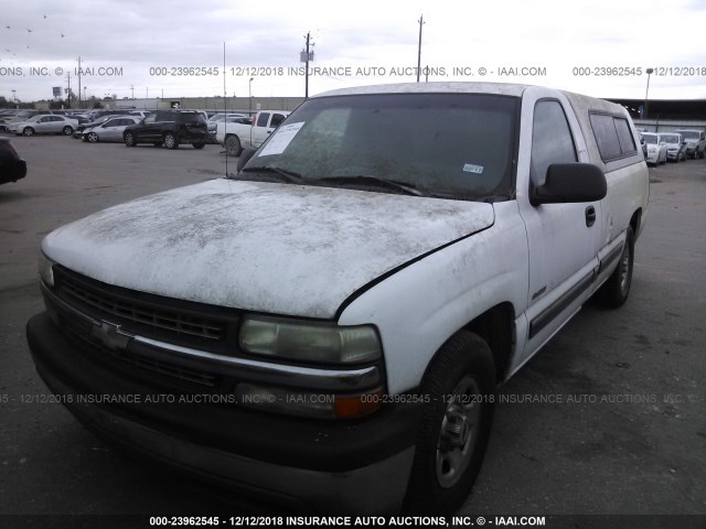 1GCEC14W5YE239494 - 2000 CHEVROLET SILVERADO C1500 WHITE photo 2