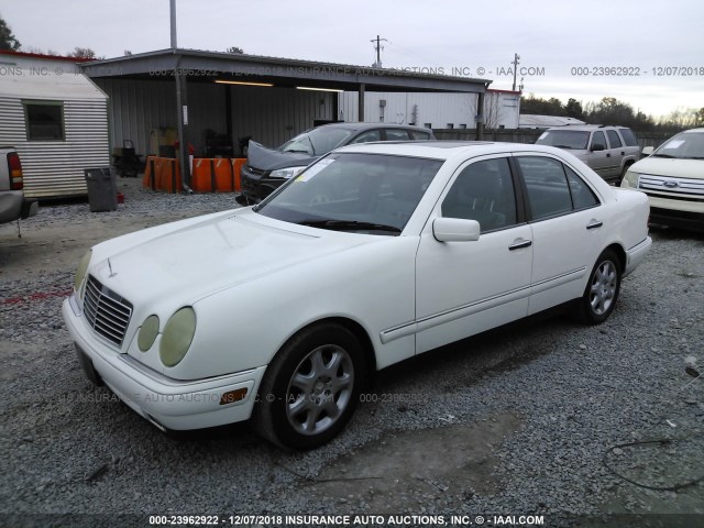 WDBJF72F1VA477419 - 1997 MERCEDES-BENZ E 420 WHITE photo 2