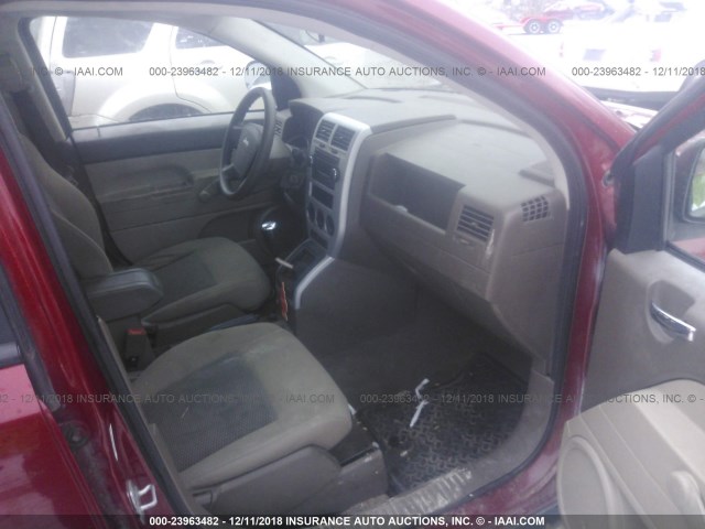 1J8FF47W38D550669 - 2008 JEEP COMPASS SPORT RED photo 5