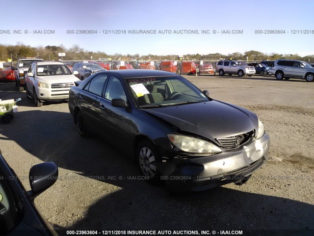 4T1BE32K65U987807 - 2005 TOYOTA CAMRY LE/XLE/SE GRAY photo 1