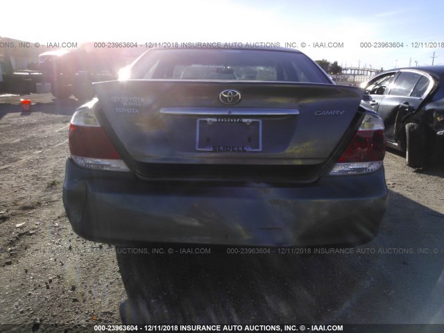 4T1BE32K65U987807 - 2005 TOYOTA CAMRY LE/XLE/SE GRAY photo 6