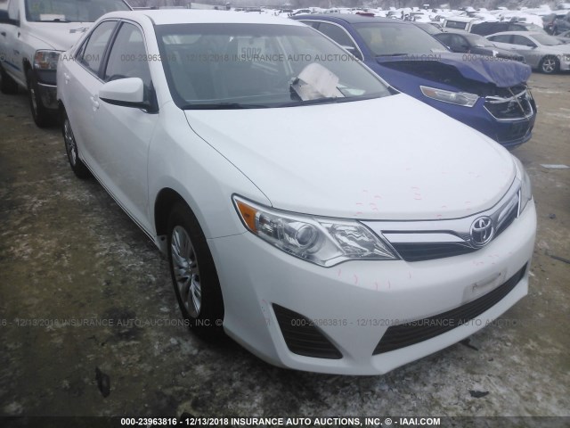 4T1BF1FK7EU318294 - 2014 TOYOTA CAMRY L/SE/LE/XLE 白色 照片 1
