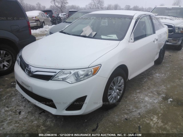 4T1BF1FK7EU318294 - 2014 TOYOTA CAMRY L/SE/LE/XLE 白色 照片 2