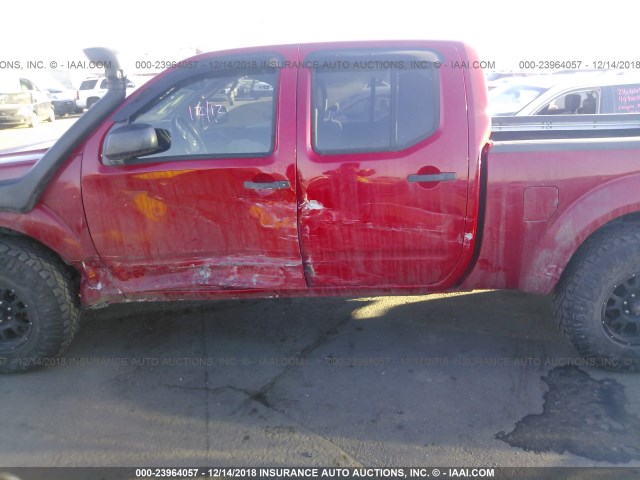 1N6AD0FV9BC432001 - 2011 NISSAN FRONTIER SV/SL RED photo 6
