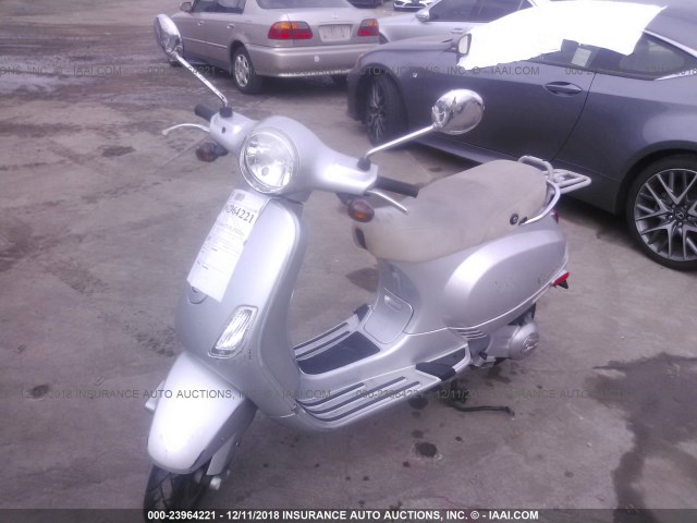 ZAPM448F395016309 - 2009 VESPA LX 150 SILVER photo 2