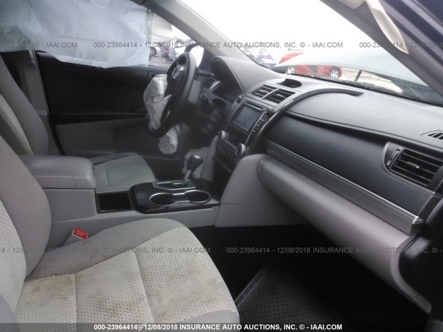 4T4BF1FK0ER349165 - 2014 TOYOTA CAMRY L/SE/LE/XLE Dark Blue photo 5