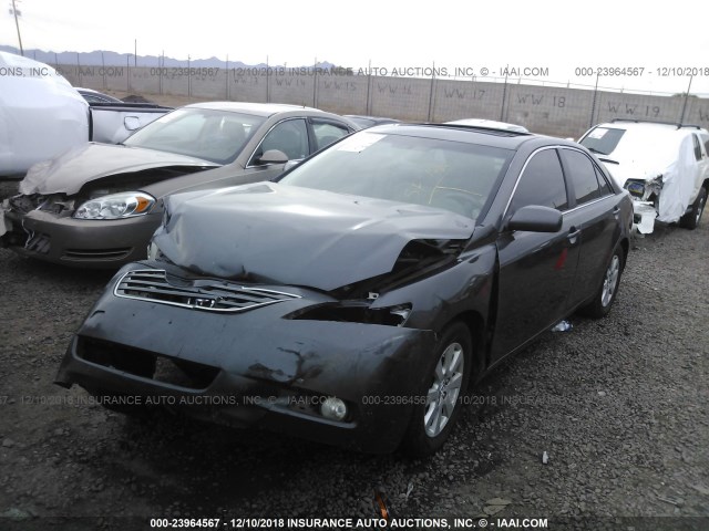 4T1BK46K57U526044 - 2007 TOYOTA CAMRY NEW GENERAT LE/XLE/SE GRAY photo 2