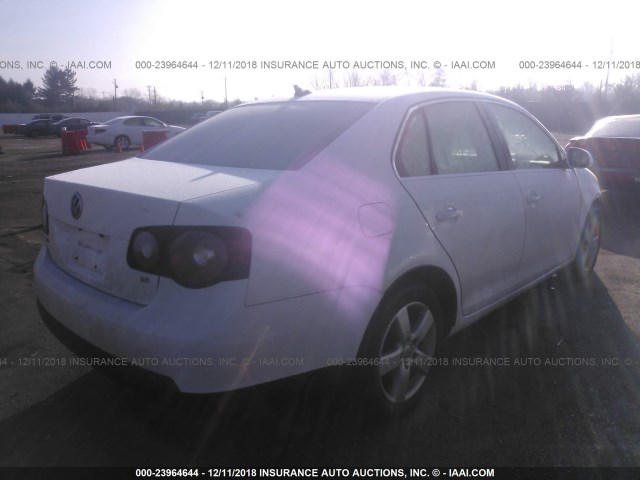 3VWRM71K39M135601 - 2009 VOLKSWAGEN JETTA SE/SEL WHITE photo 4