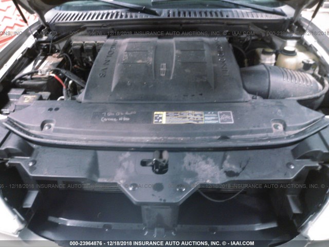 5LMFU28535LJ21842 - 2005 LINCOLN NAVIGATOR 银色 照片 10