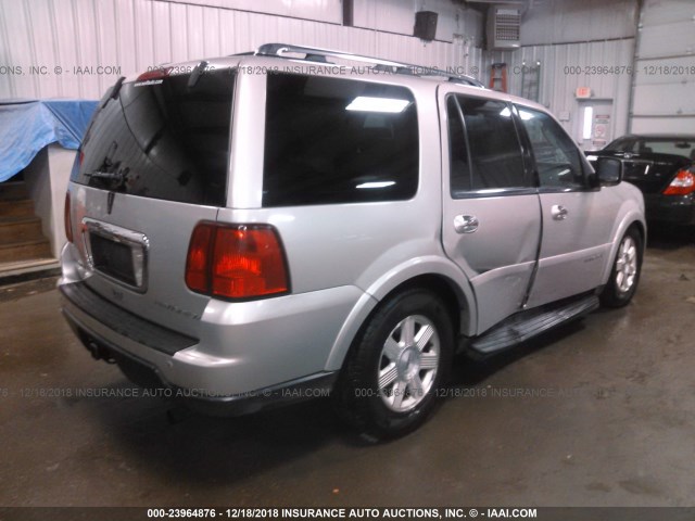 5LMFU28535LJ21842 - 2005 LINCOLN NAVIGATOR 银色 照片 4