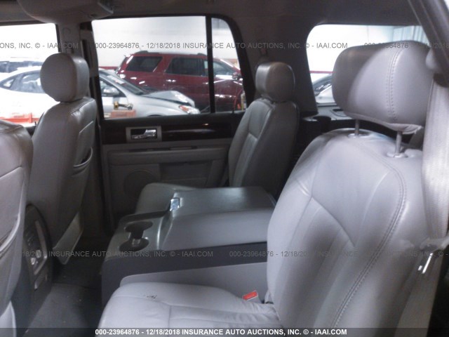 5LMFU28535LJ21842 - 2005 LINCOLN NAVIGATOR 银色 照片 8