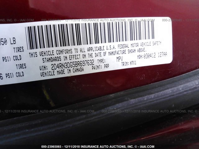 2D4RN3DG5BR697632 - 2011 DODGE GRAND CARAVAN MAINSTREET RED photo 9