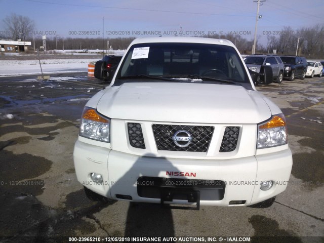 1N6AA0CC5CN330051 - 2012 NISSAN TITAN S/SV/PRO-4X WHITE photo 6