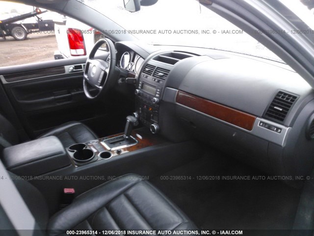 WVGZM77L26D031784 - 2006 VOLKSWAGEN TOUAREG SILVER photo 5